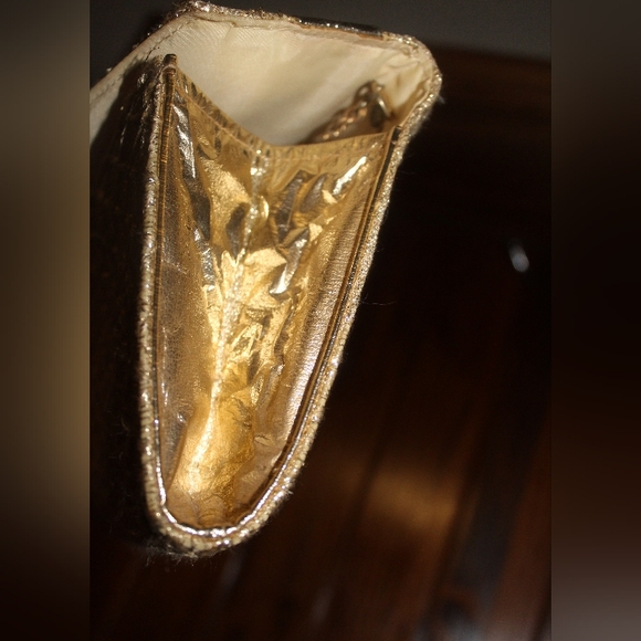 Beautiful Vintage Made in Hong Kong Metallic Gold Woven Chain Purse & wallet - Picture 4 of 15